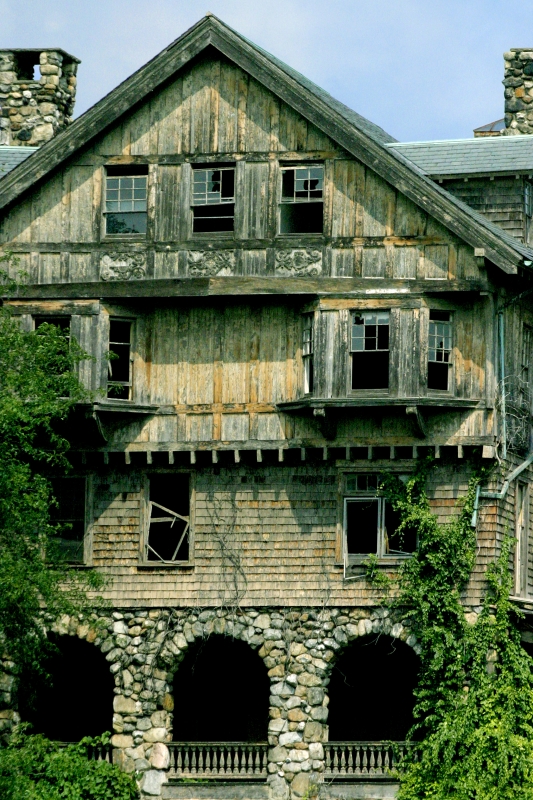 in disrepair � Dave Hickey (hicspix)